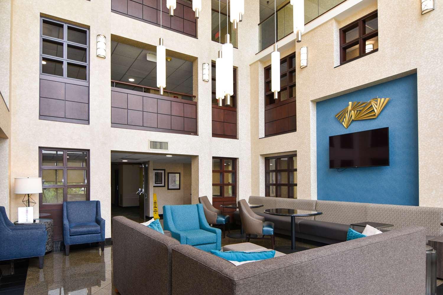 Best Western Plus Indianapolis North At Pyramids Exterior photo