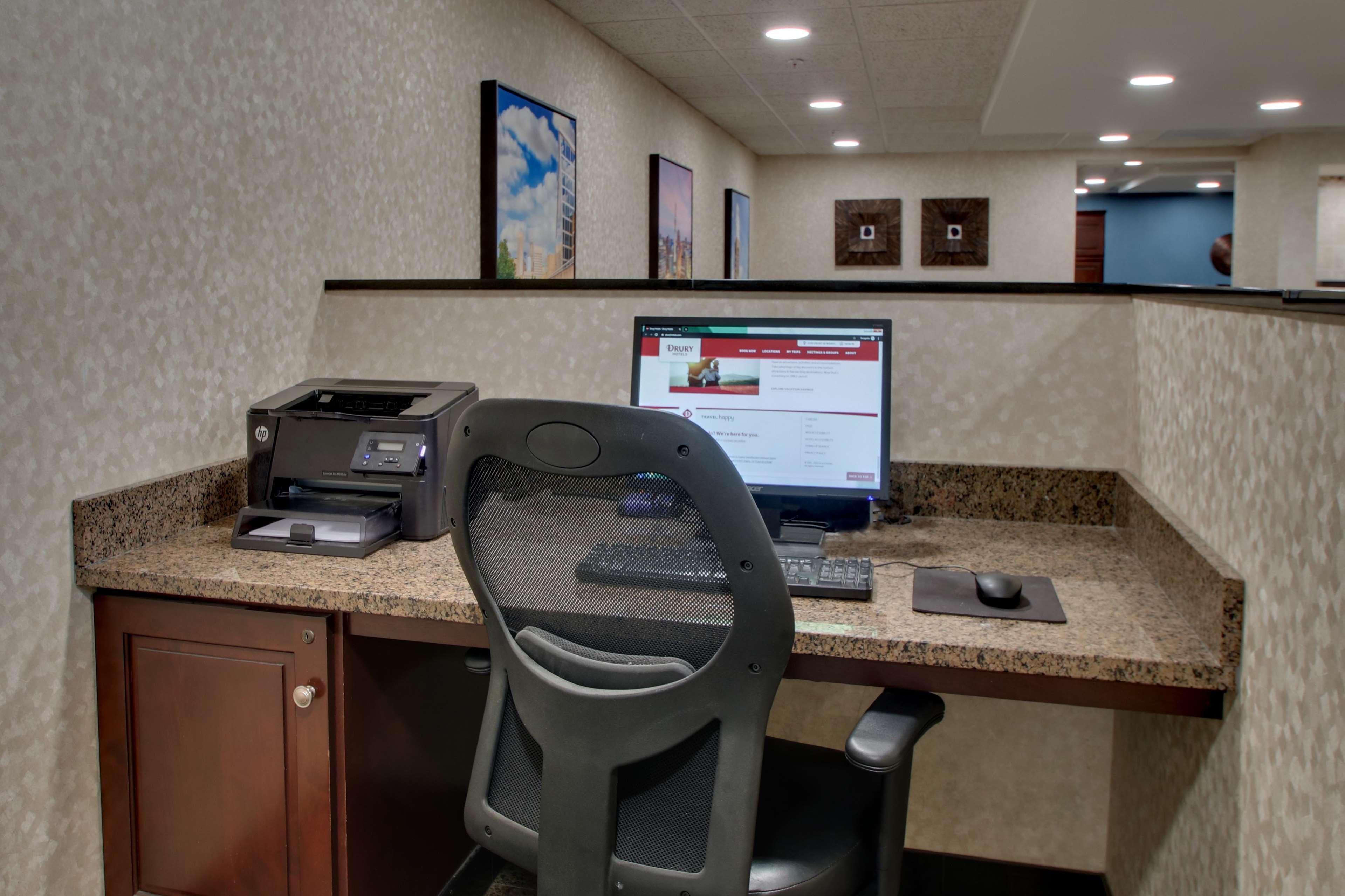 Best Western Plus Indianapolis North At Pyramids Exterior photo