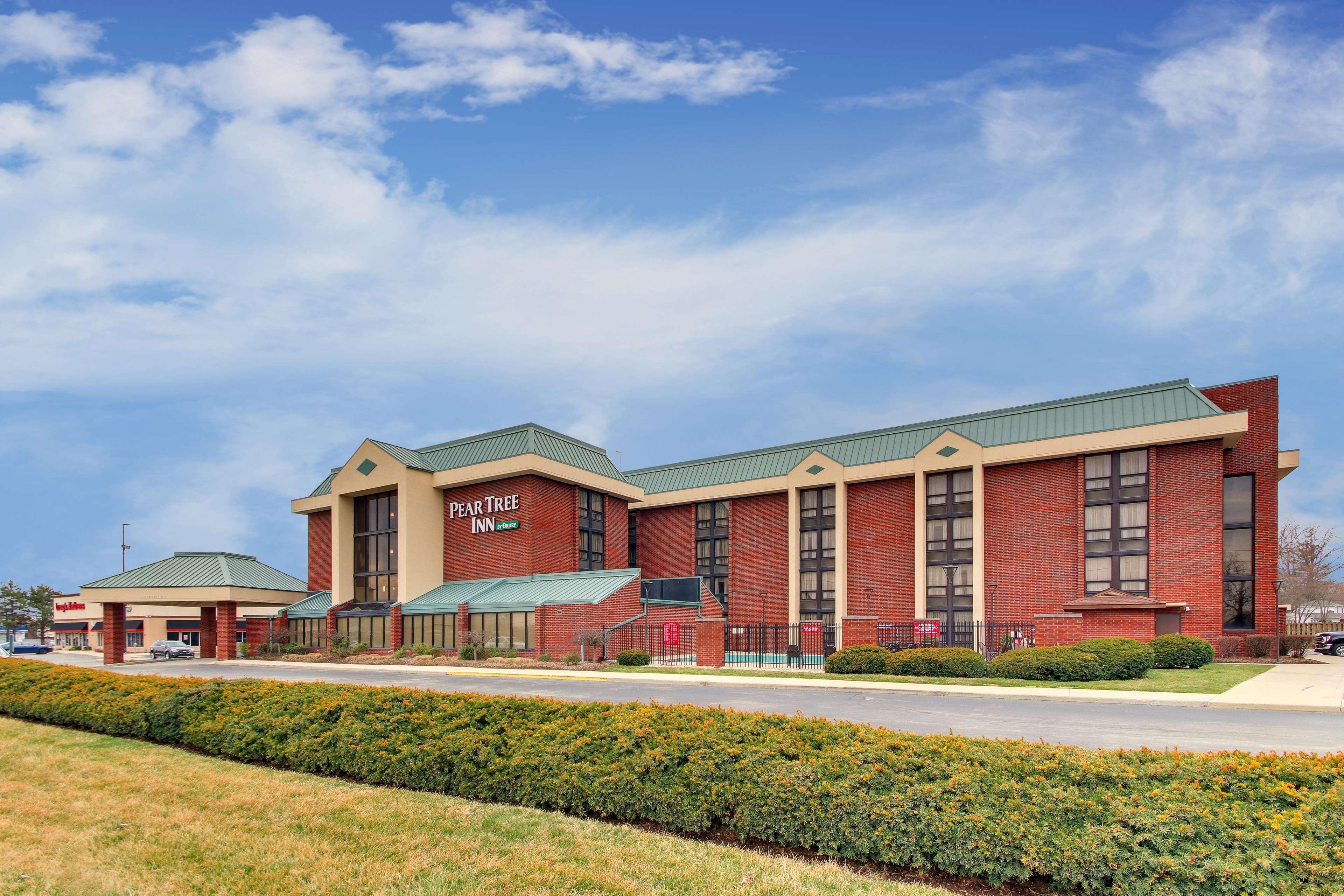 Best Western Plus Indianapolis North At Pyramids Exterior photo