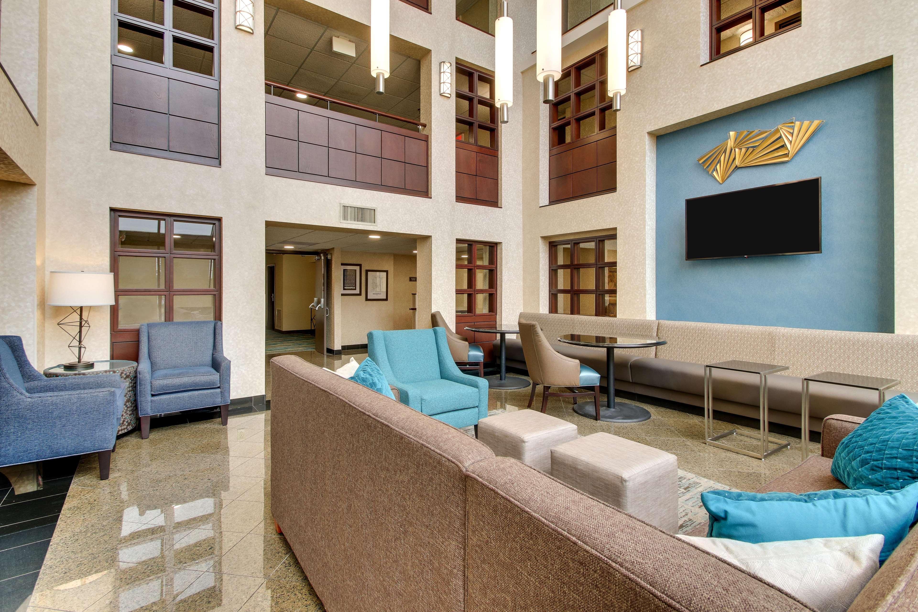 Best Western Plus Indianapolis North At Pyramids Exterior photo